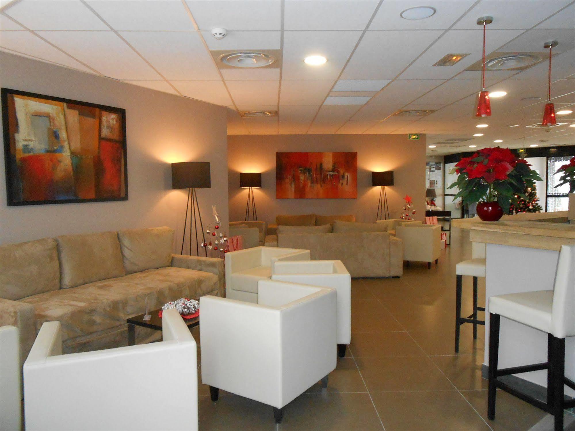 Zenitude Swiss Apparthotels Ferney-Voltaire Exteriör bild